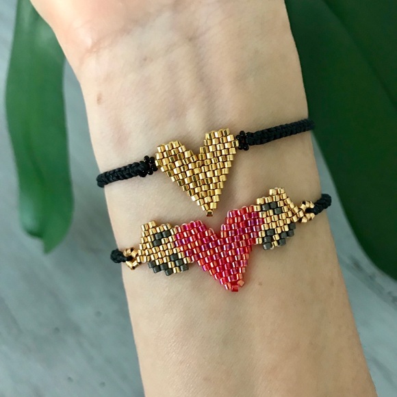 ✨HP✨Gorgeous Hand Made Corazon Con Alas Bracelet - Picture 2 of 6